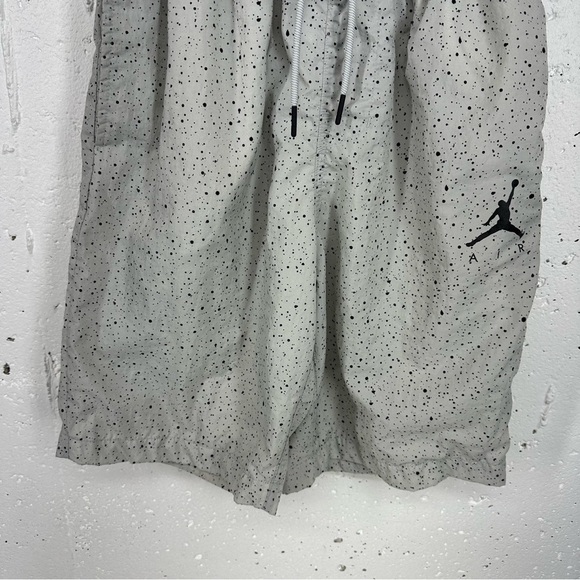 Nike Air Jordan Men’s size XS Gray Poolside Cement Training Shorts - Picture 4 of 13